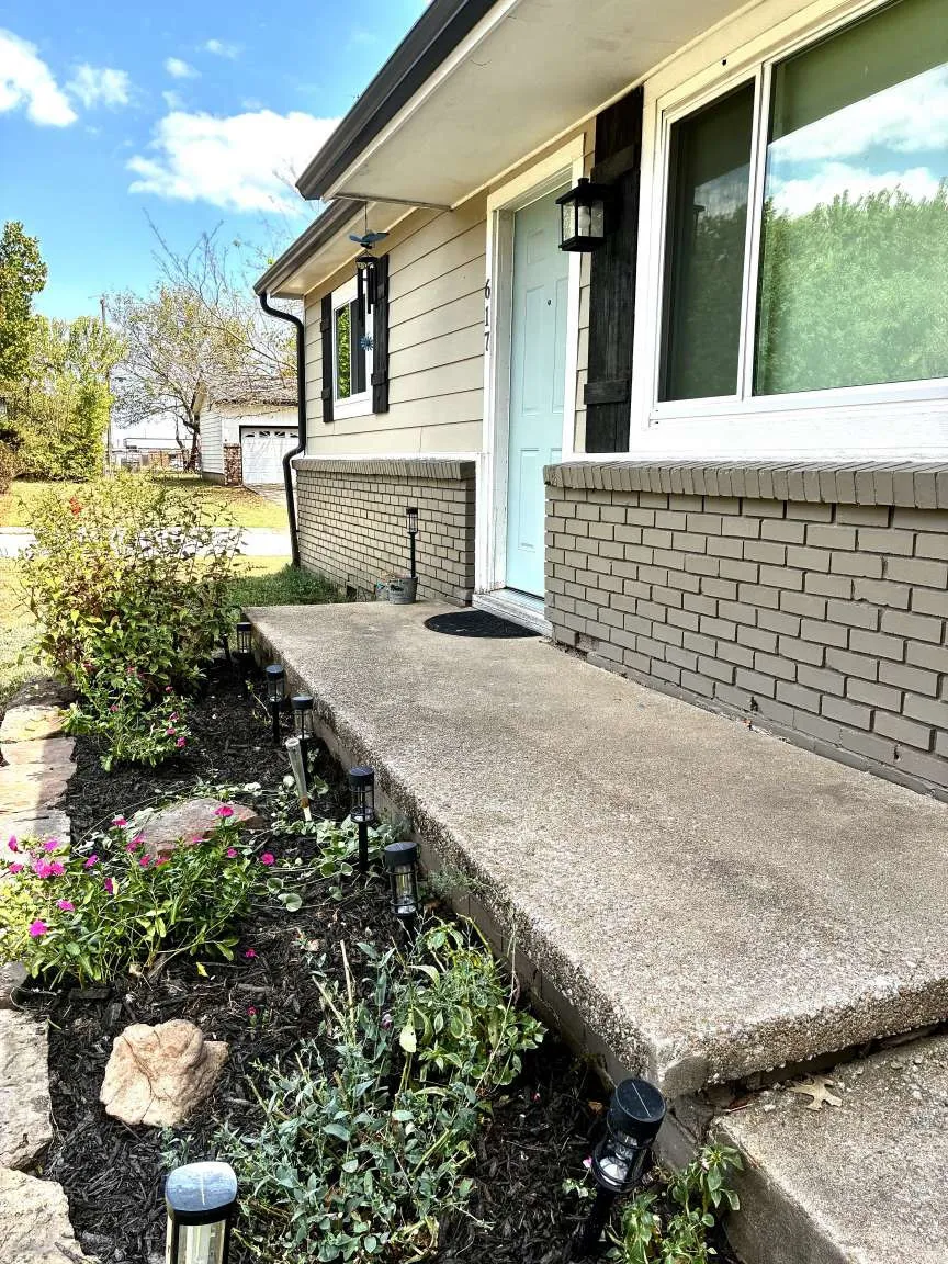 617 E Fort Worth Place Broken Arrow, OK 74012