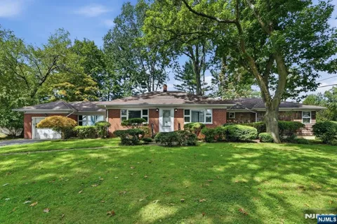 23 Glendale Drive