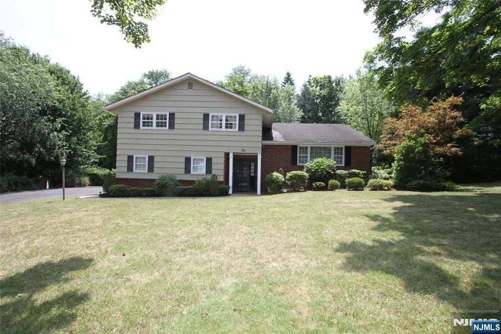 10 Bayberry Drive Montvale, NJ 07645