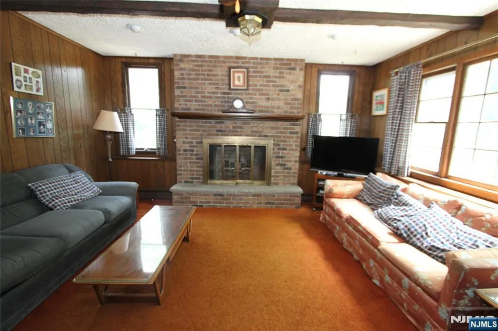 10 Bayberry Drive Montvale, NJ 07645