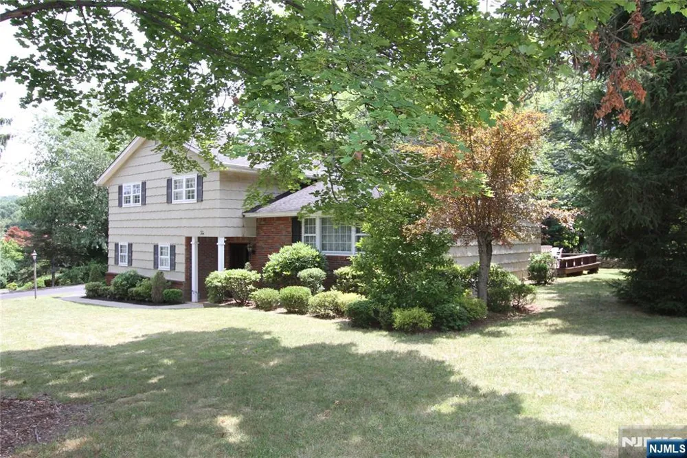 10 Bayberry Drive Montvale, NJ 07645