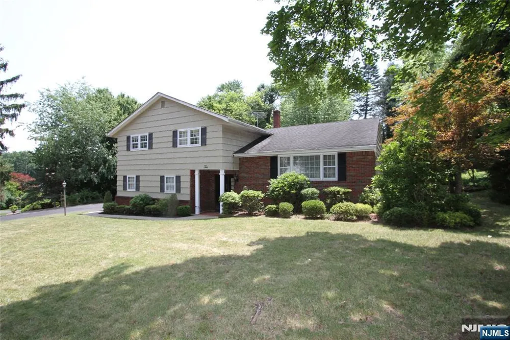 10 Bayberry Drive Montvale, NJ 07645