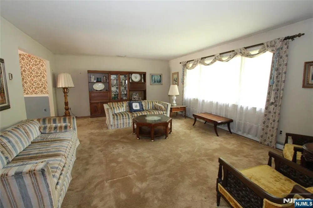 10 Bayberry Drive Montvale, NJ 07645