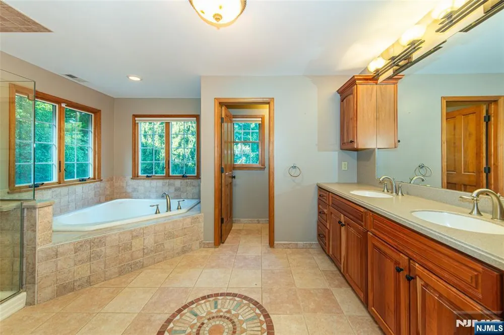 50A Gormley Lane Kinnelonugh, NJ 07405
