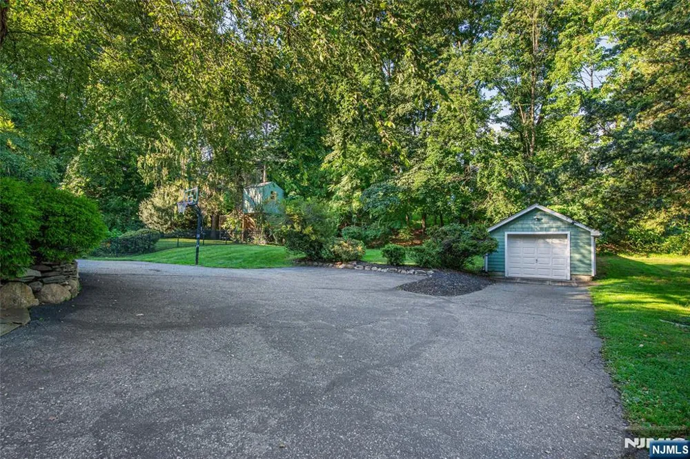 50A Gormley Lane Kinnelonugh, NJ 07405