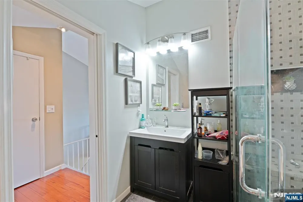 6501 Liberty Avenue F5 North Bergen, NJ 07047