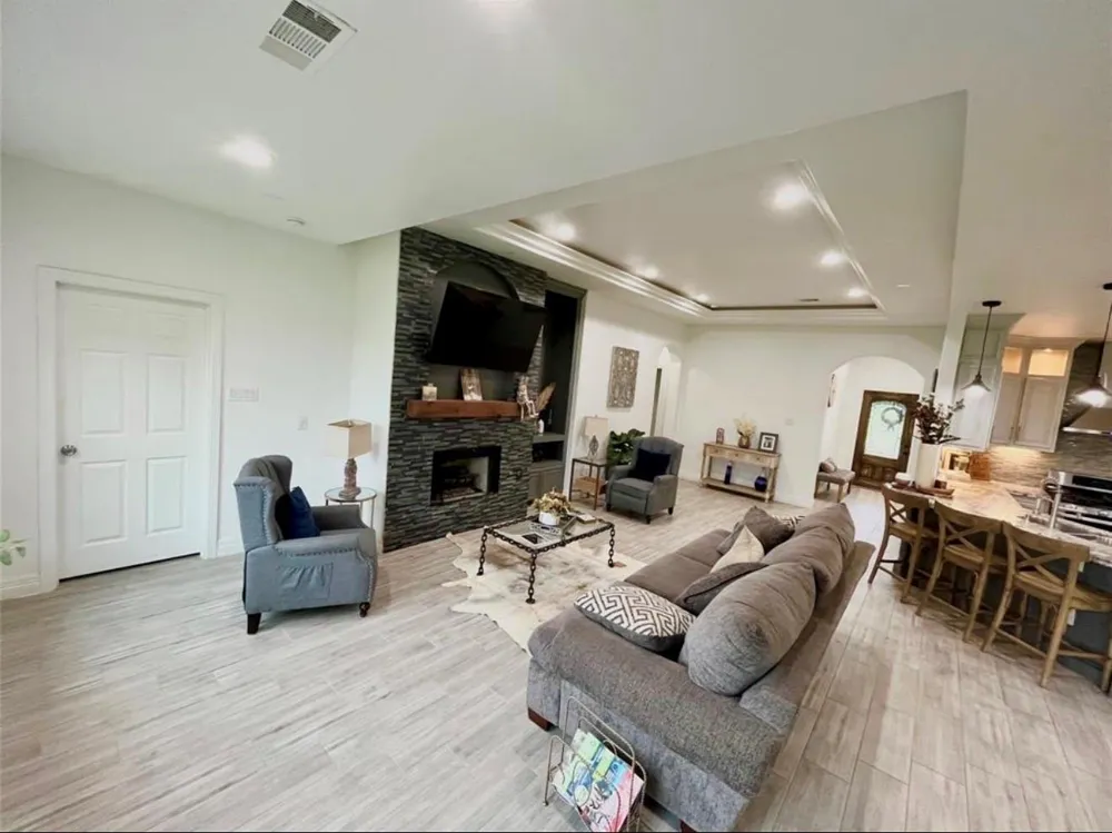8515 E Sherri Circle Manvel, TX 77578