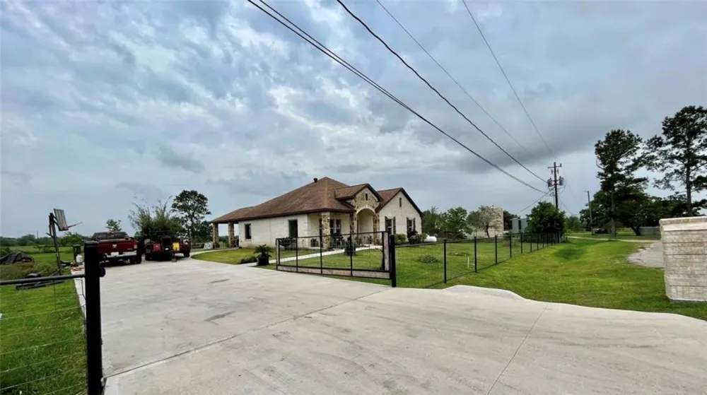 8515 E Sherri Circle Manvel, TX 77578