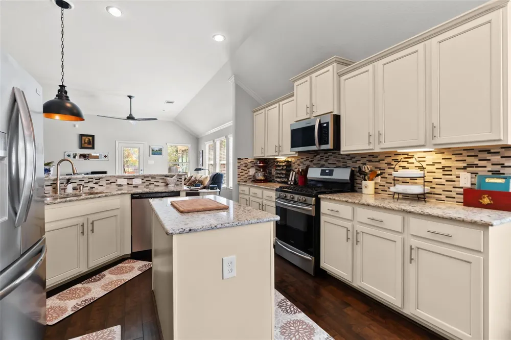 199 Capriccio Lane Montgomery, TX 77316