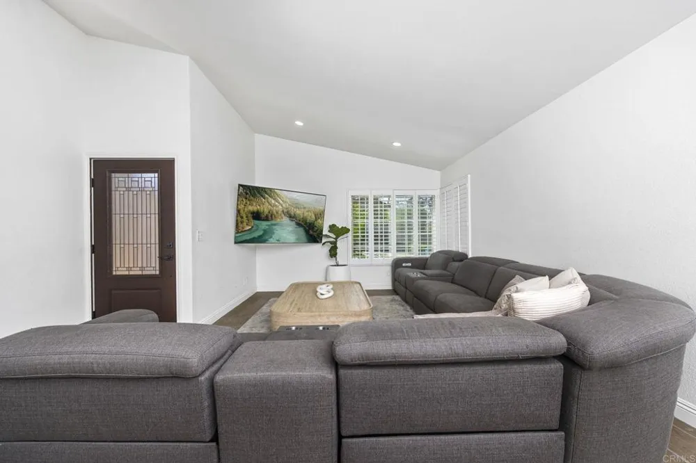 11170 Briarcliff Drive San Diego, CA 92131