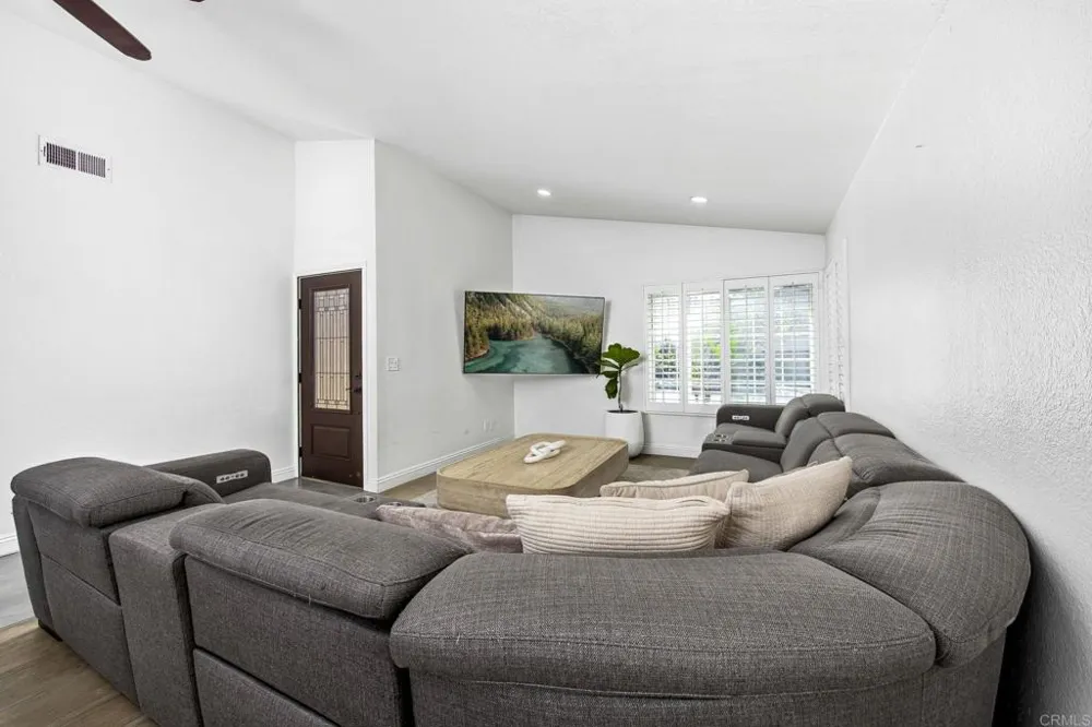 11170 Briarcliff Drive San Diego, CA 92131
