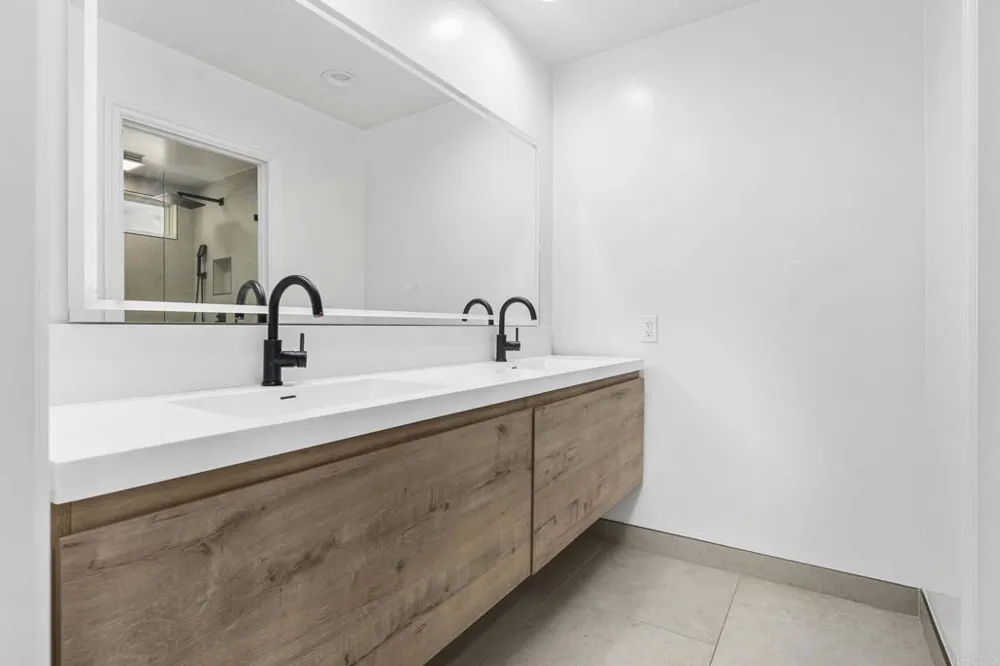 11170 Briarcliff Drive San Diego, CA 92131