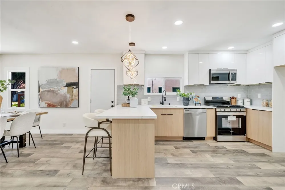 329 W Whiting Avenue Fullerton, CA 92832