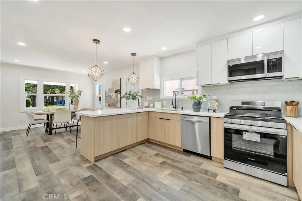 329 W Whiting Avenue Fullerton, CA 92832