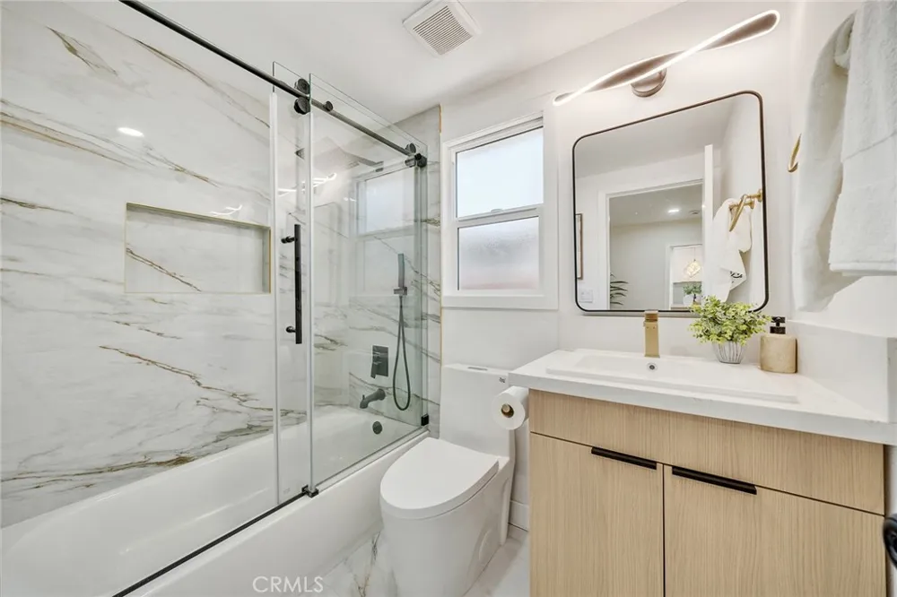 329 W Whiting Avenue Fullerton, CA 92832