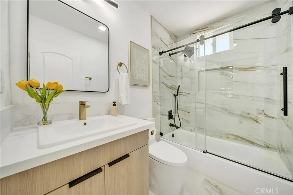 329 W Whiting Avenue Fullerton, CA 92832
