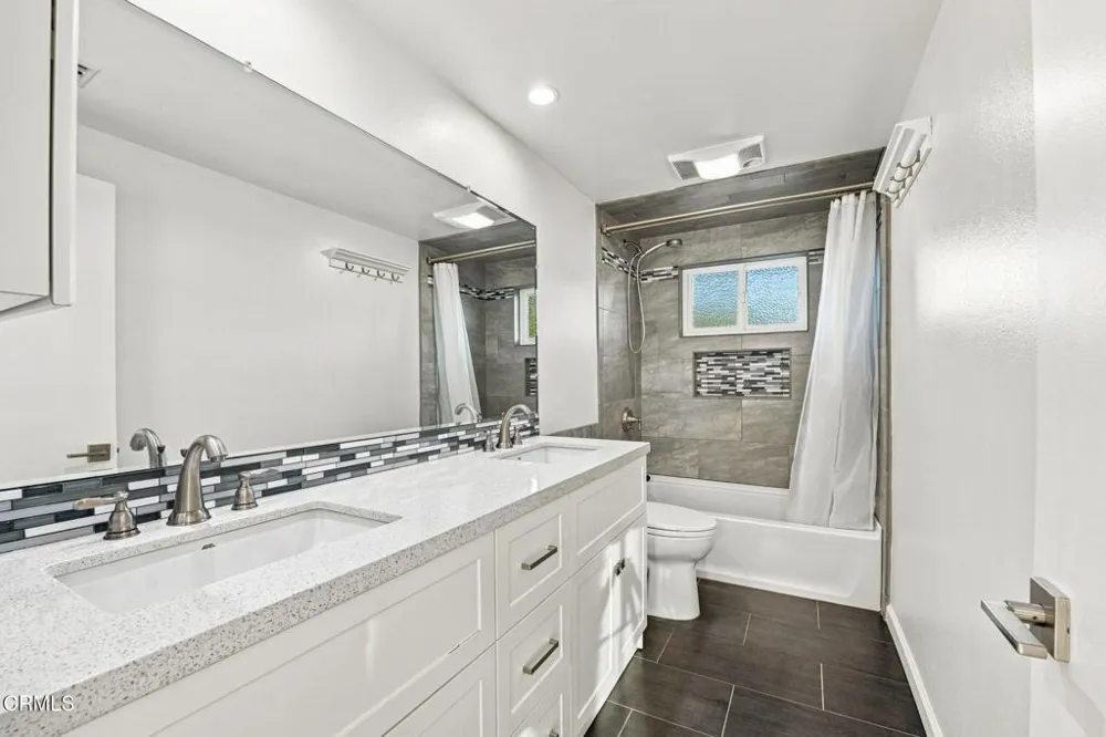 1128 El Monte Drive Simi Valley, CA 93065