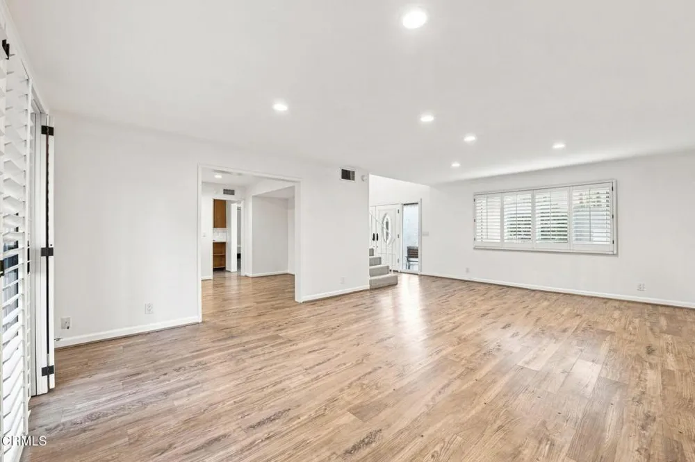 1128 El Monte Drive Simi Valley, CA 93065