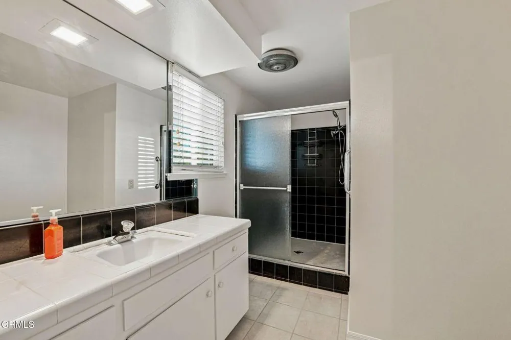 1128 El Monte Drive Simi Valley, CA 93065