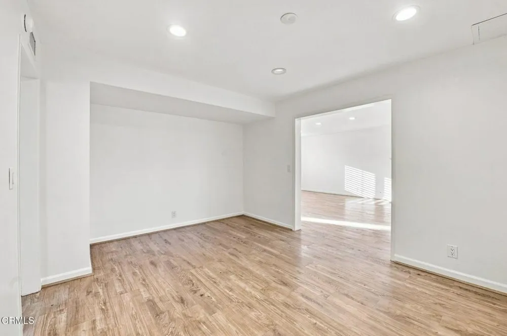 1128 El Monte Drive Simi Valley, CA 93065