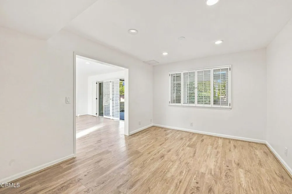 1128 El Monte Drive Simi Valley, CA 93065