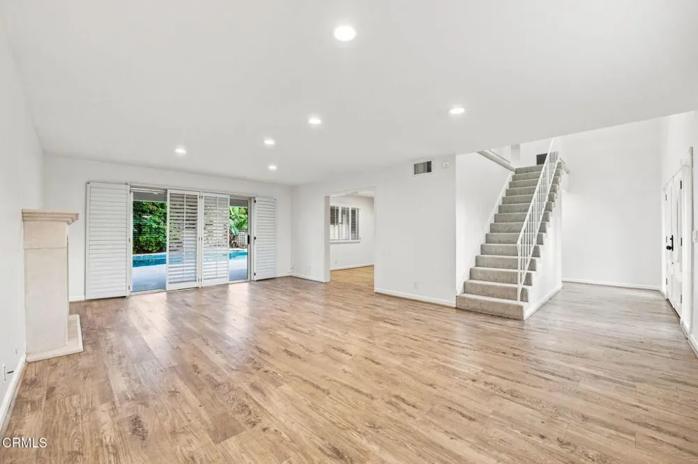 1128 El Monte Drive Simi Valley, CA 93065
