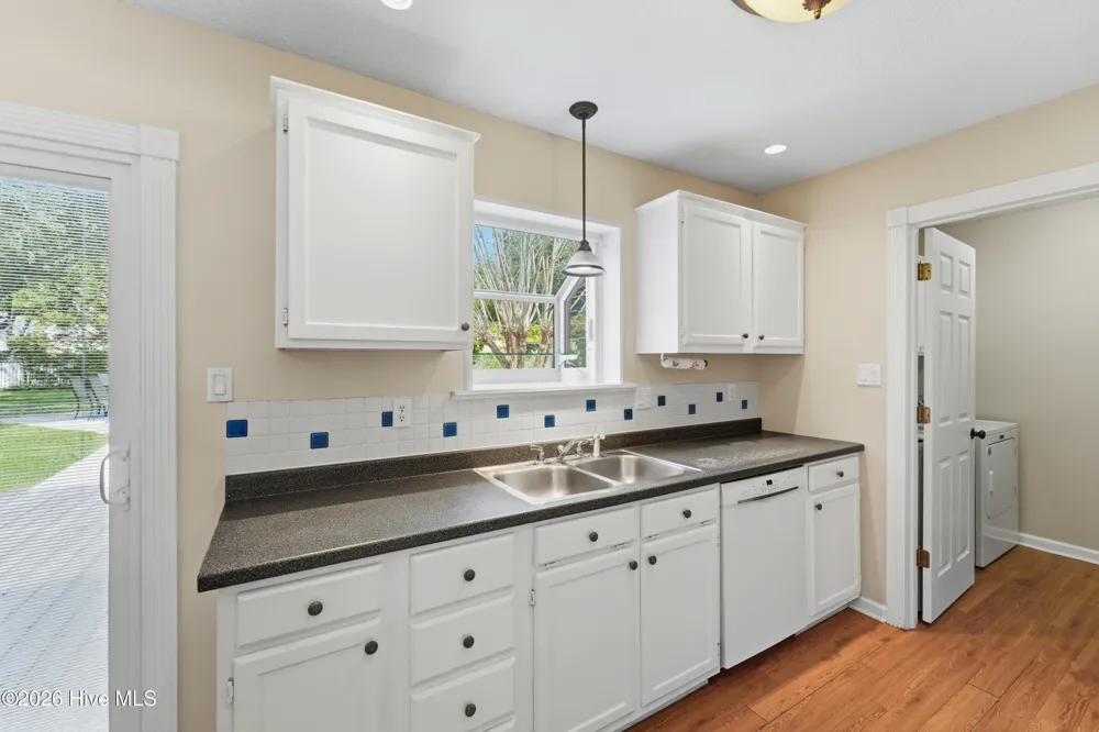 119 E Ivybridge Drive Hubert, NC 28539