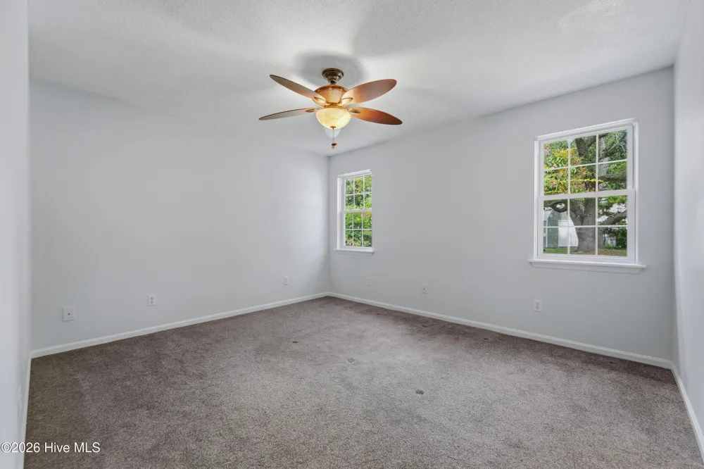 119 E Ivybridge Drive Hubert, NC 28539