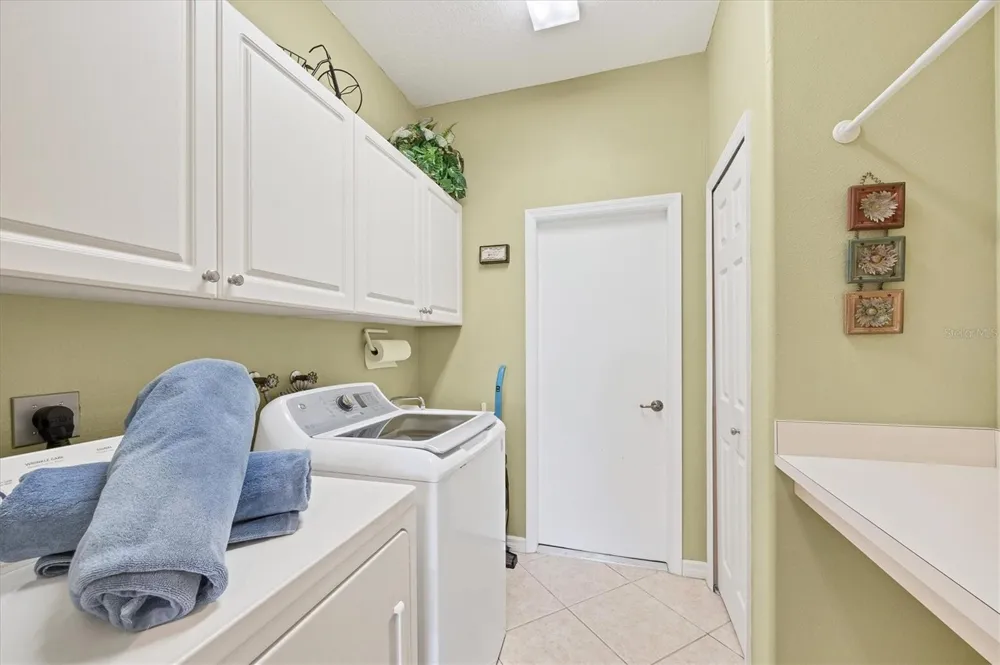 5641 WHISPERING OAKS DRIVE North Port, FL 34287