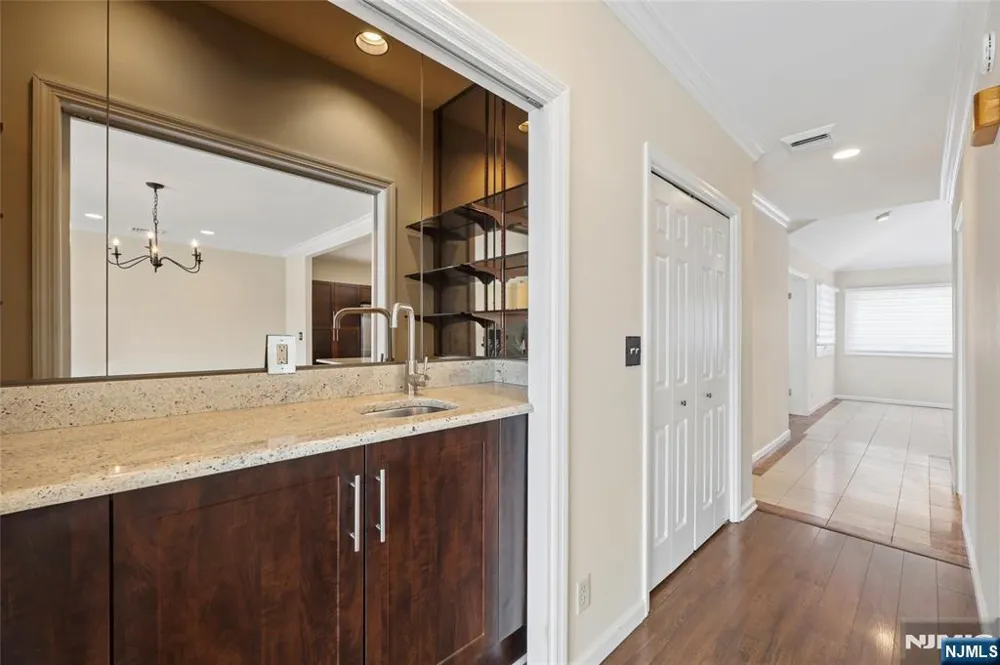300 Gorge Road 57 Cliffside Park, NJ 07010