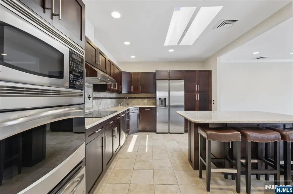 300 Gorge Road 57 Cliffside Park, NJ 07010