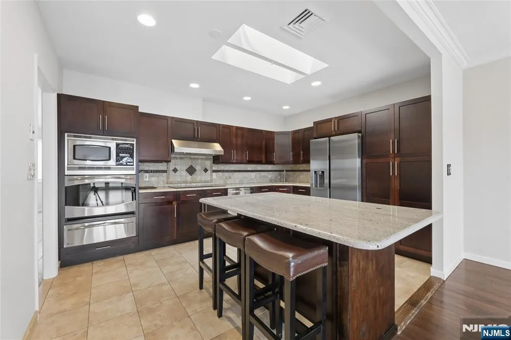 300 Gorge Road 57 Cliffside Park, NJ 07010
