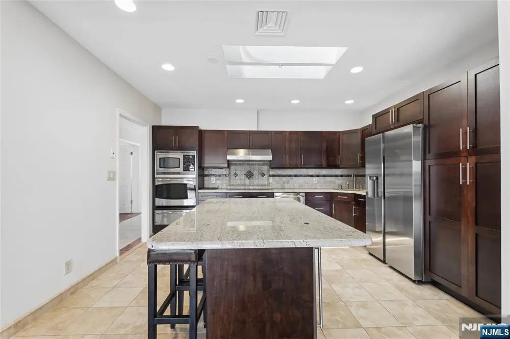 300 Gorge Road 57 Cliffside Park, NJ 07010