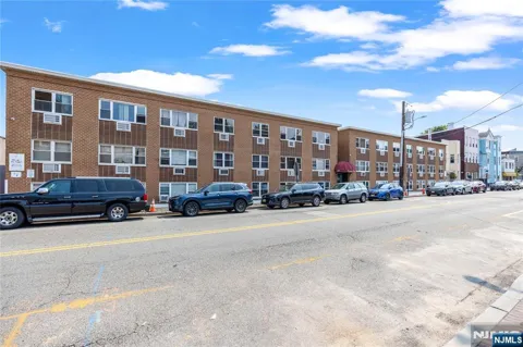 120 32nd Street 2B