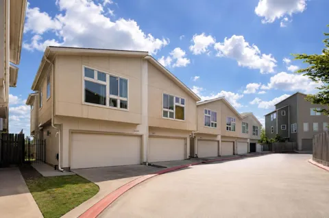 5409 Lindsay Lane