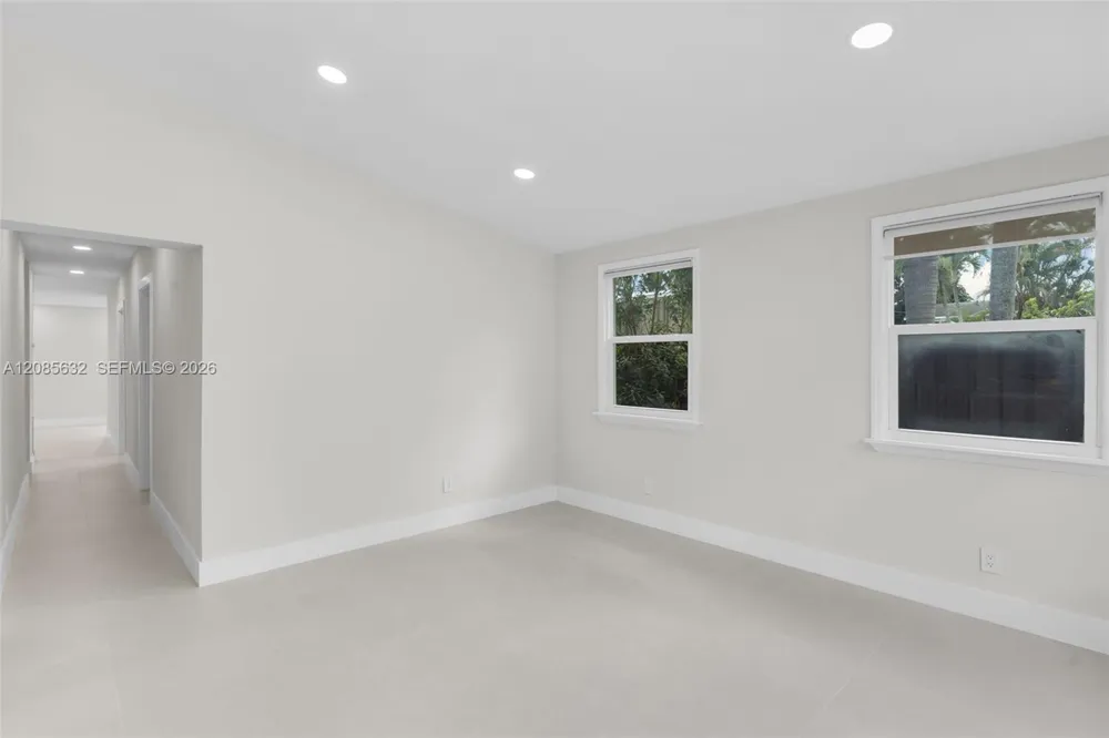 1525 NE 18th Ave Fort Lauderdale, FL 33304