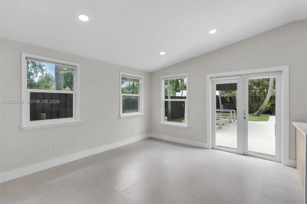 1525 NE 18th Ave Fort Lauderdale, FL 33304