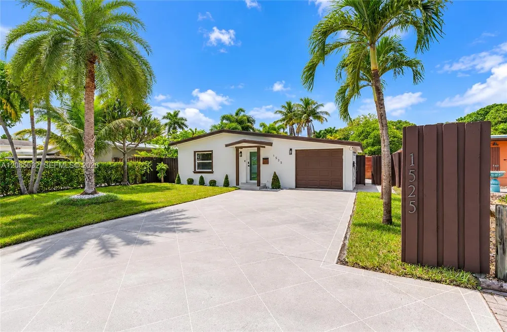 1525 NE 18th Ave Fort Lauderdale, FL 33304