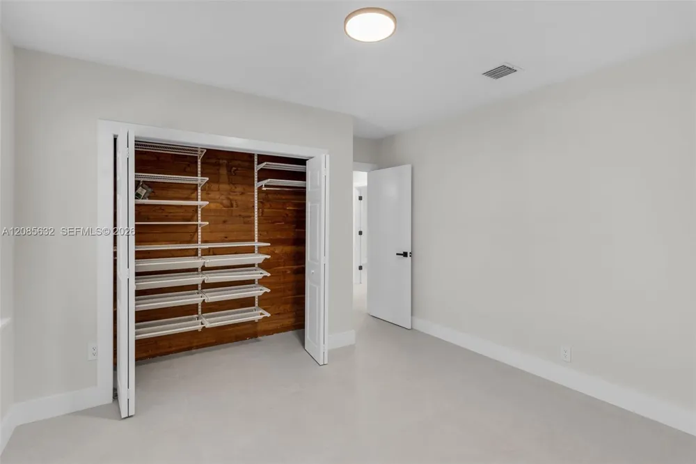 1525 NE 18th Ave Fort Lauderdale, FL 33304