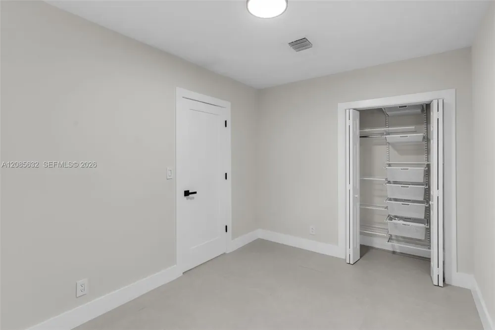 1525 NE 18th Ave Fort Lauderdale, FL 33304