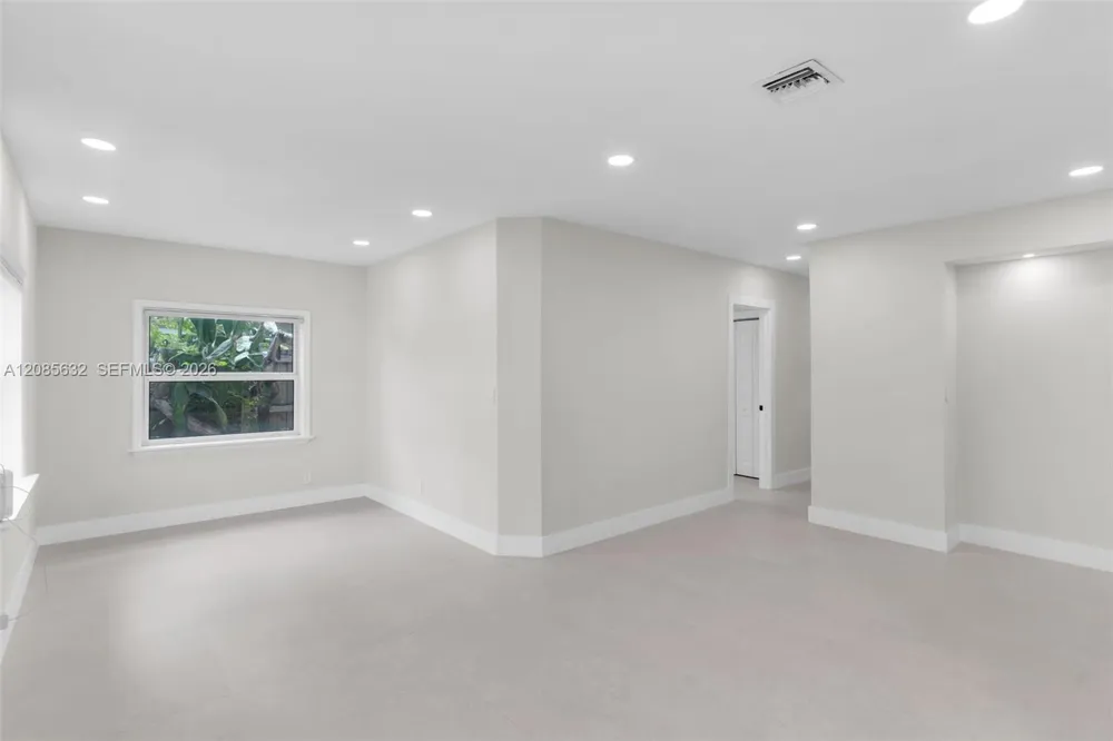 1525 NE 18th Ave Fort Lauderdale, FL 33304