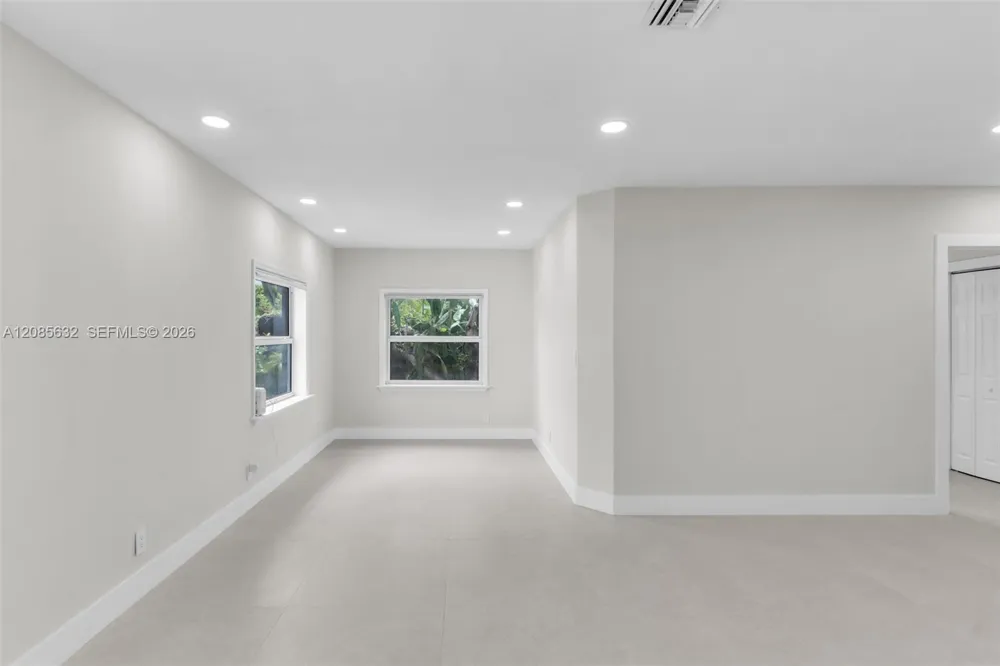 1525 NE 18th Ave Fort Lauderdale, FL 33304
