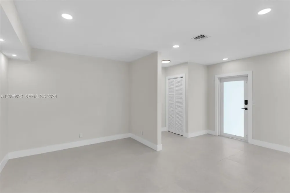 1525 NE 18th Ave Fort Lauderdale, FL 33304