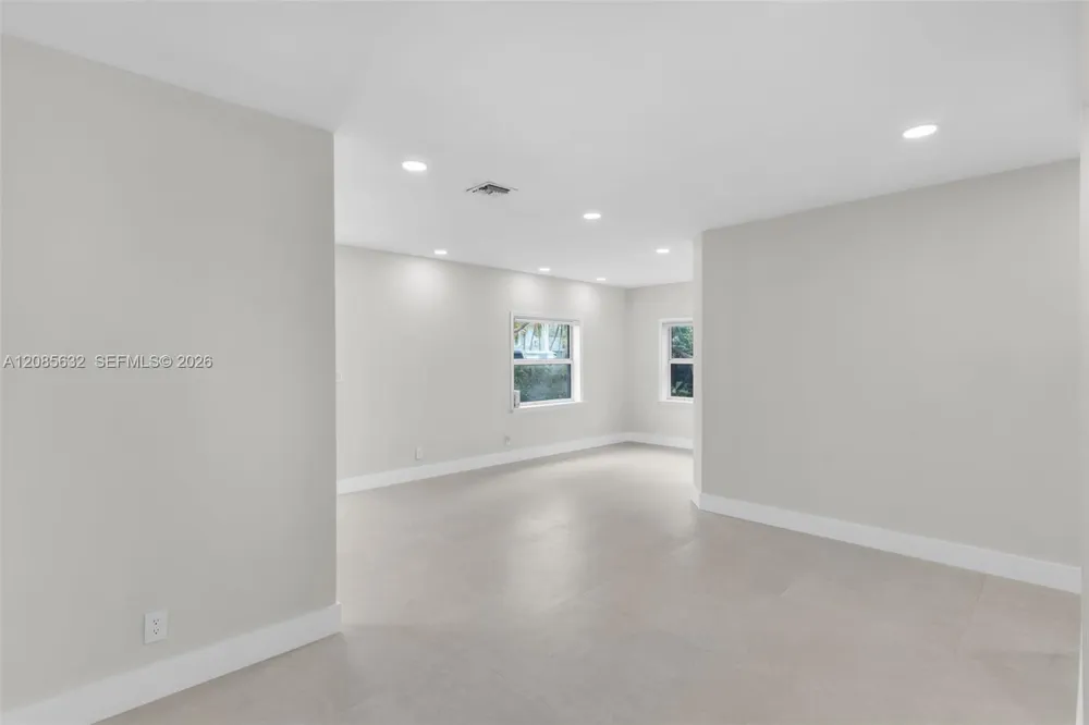 1525 NE 18th Ave Fort Lauderdale, FL 33304