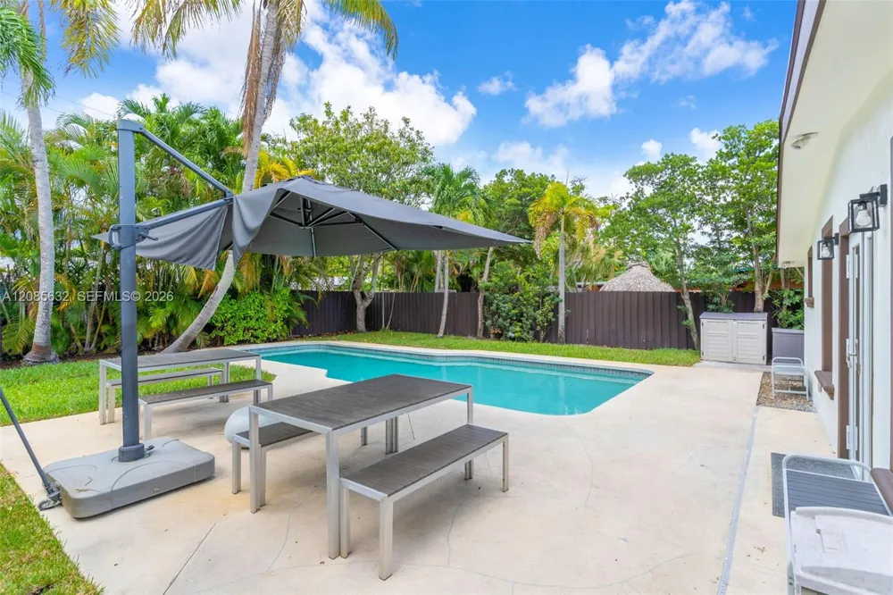 1525 NE 18th Ave Fort Lauderdale, FL 33304