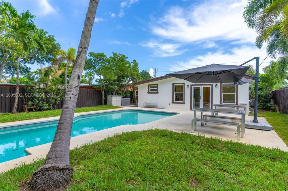 1525 NE 18th Ave Fort Lauderdale, FL 33304