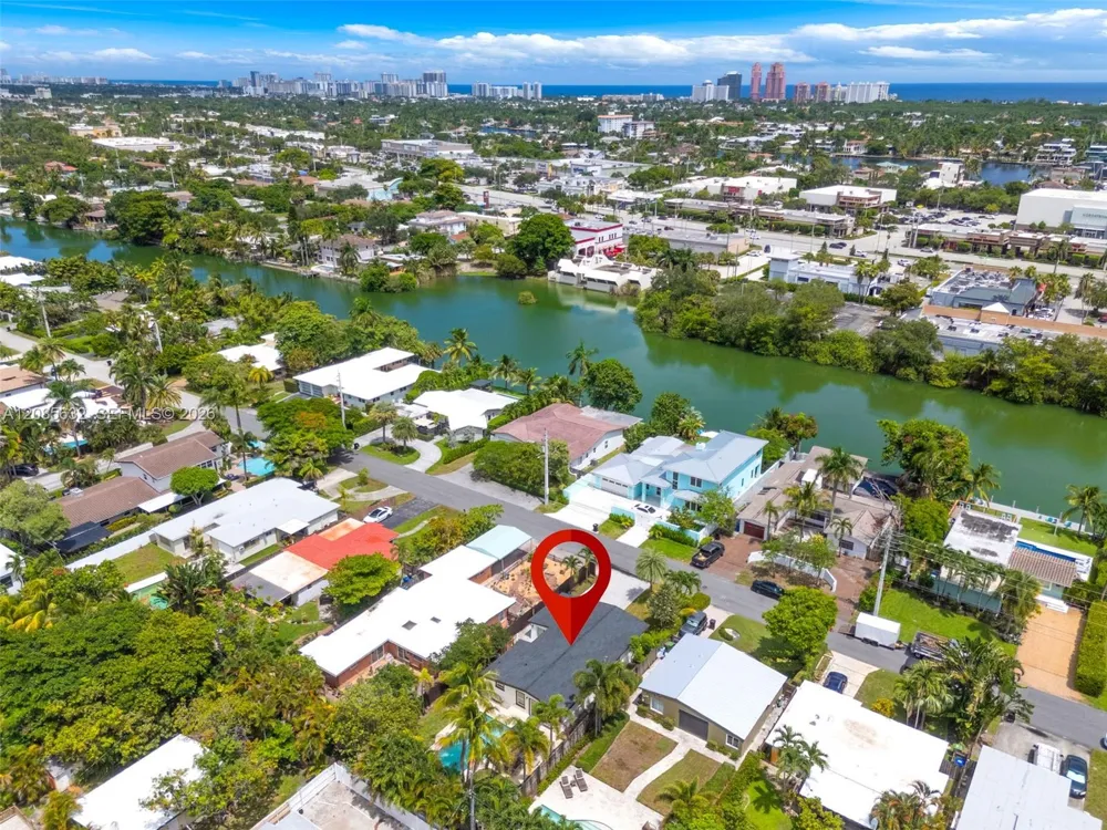 1525 NE 18th Ave Fort Lauderdale, FL 33304