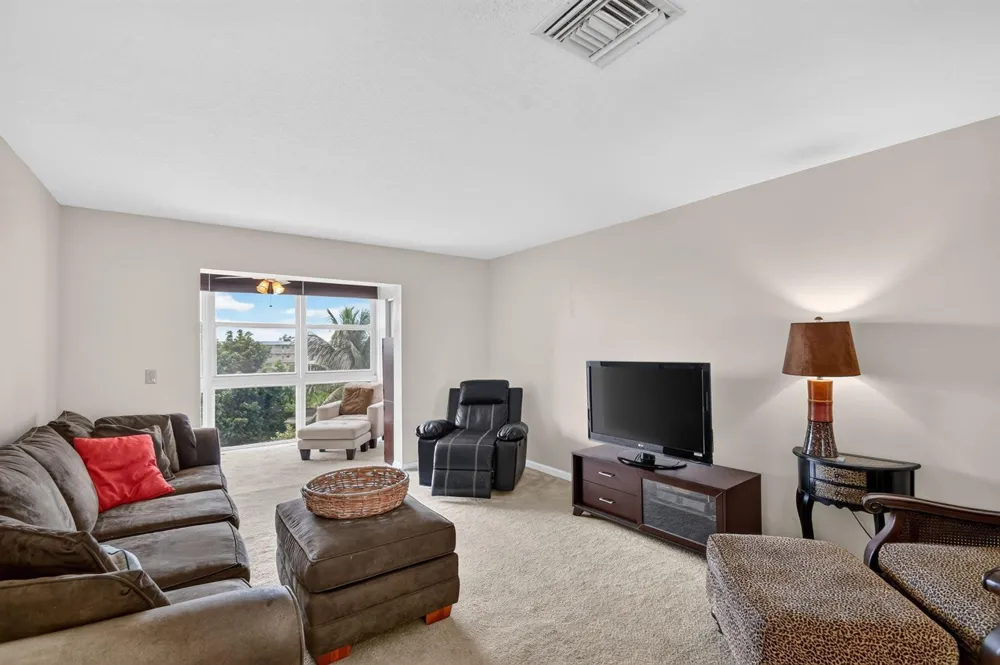 230 NE 26th Avenue #412 Boynton Beach, FL 33435