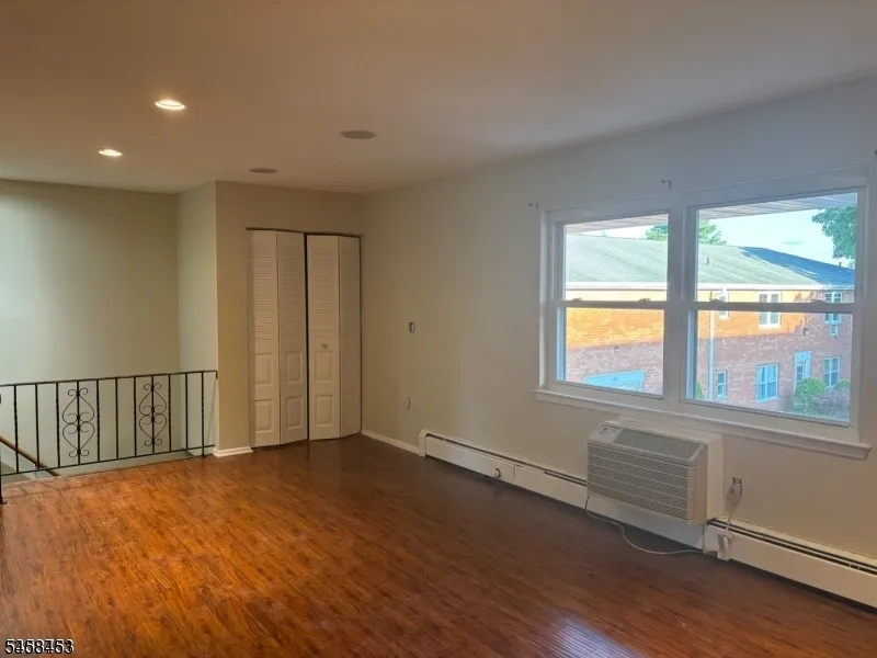 54 Knox Ter #2A Unit 2A Wayne, NJ 07470