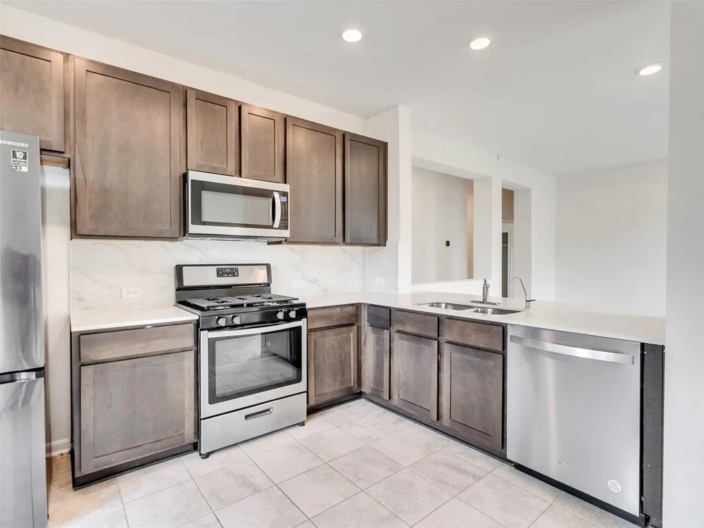 6011 Whitewing Road Rosenberg, TX 77469